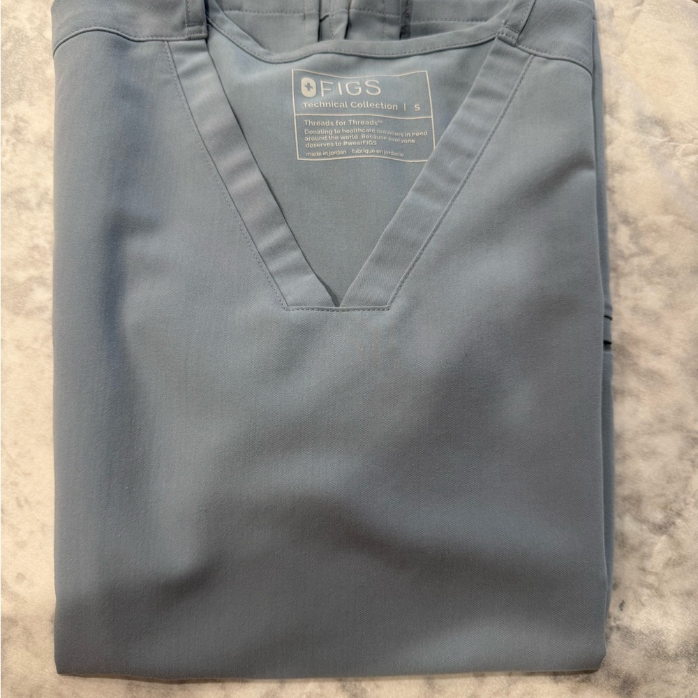 Figs Slate Blue V-Neck Scrub Top Women’s Small